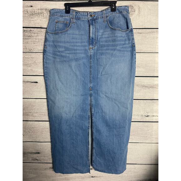 NWT - Universal Thread High-Rise Denim Ladies Maxi Skirt - Size 17 - Picture 1 of 3